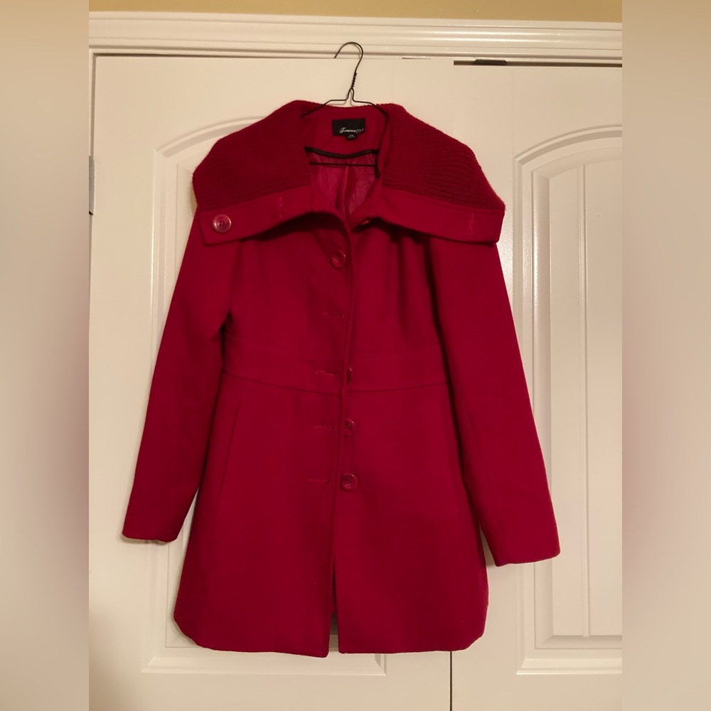 As pictures and video, forever 21 branded coat! In good condition and shape!